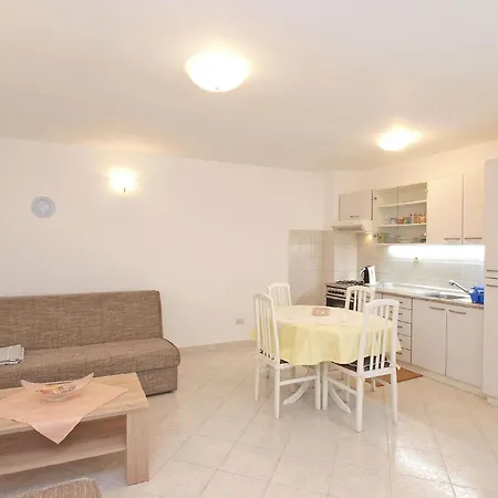 Apartment Fuer 4 Personen Ca 50 Qm In Rovinj, Istrien Istrische Riviera